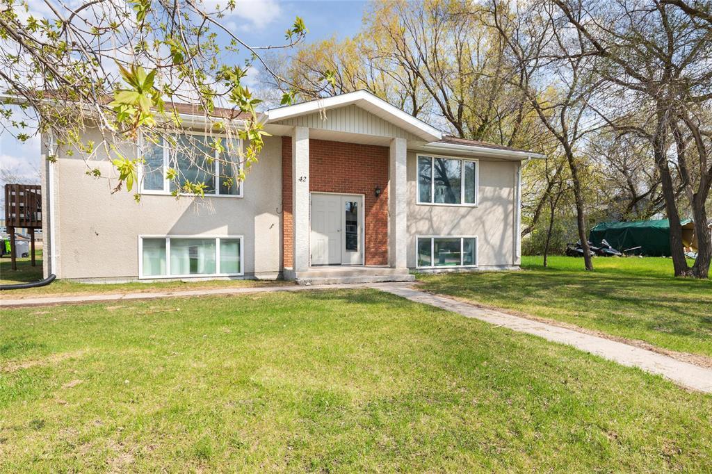 42 Arena Road, Ste Anne, Manitoba  R5H 1J2 - Photo 3 - 202611459
