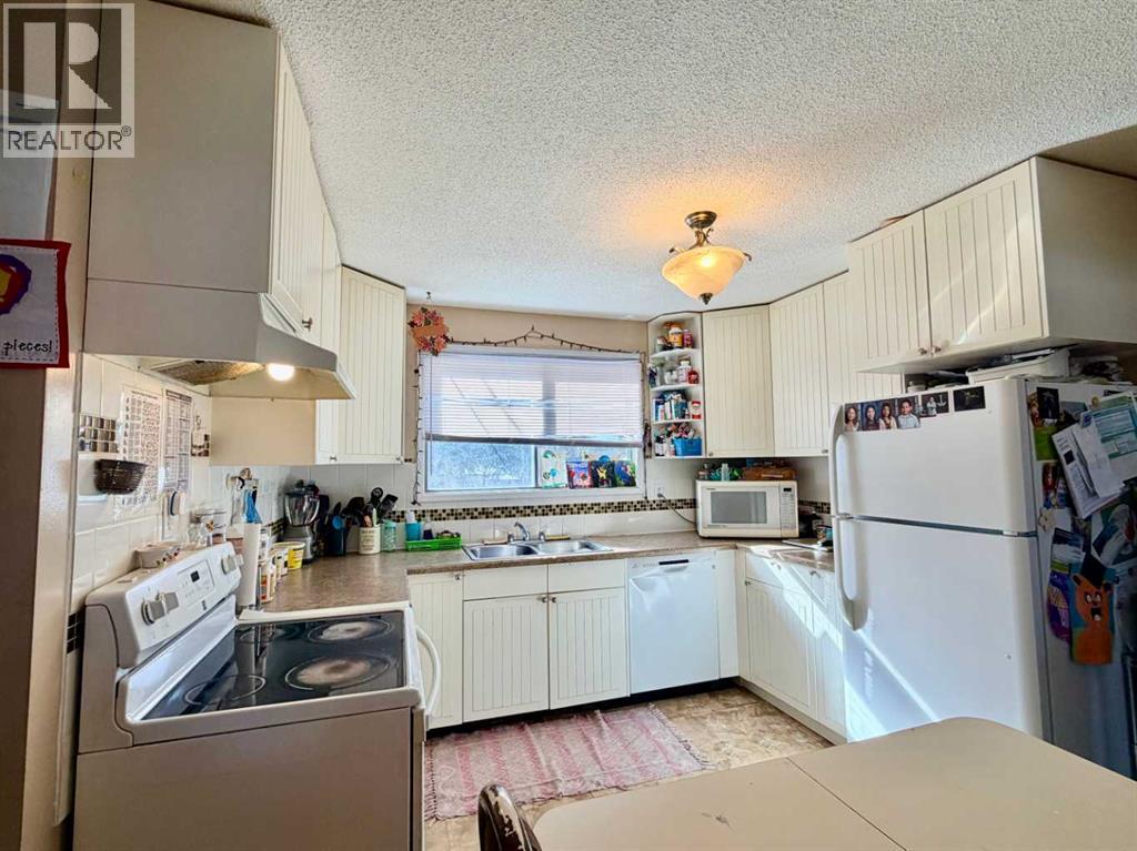 5126 56 Street, Rocky Mountain House, Alberta  T4T 1L5 - Photo 6 - A2289982