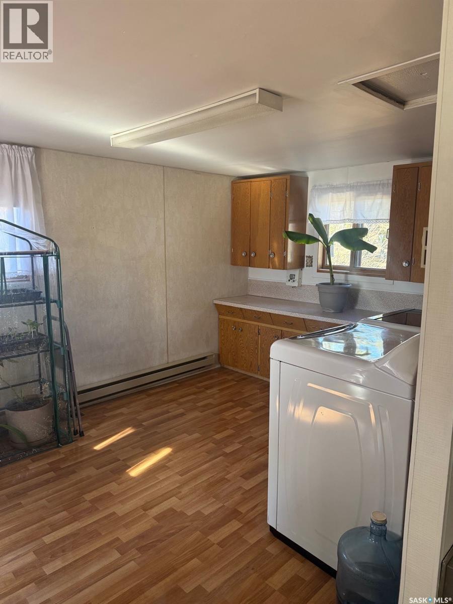 731 W 1st Street, Weekes, Saskatchewan S0E 1V0 - Photo 10 - SK035324