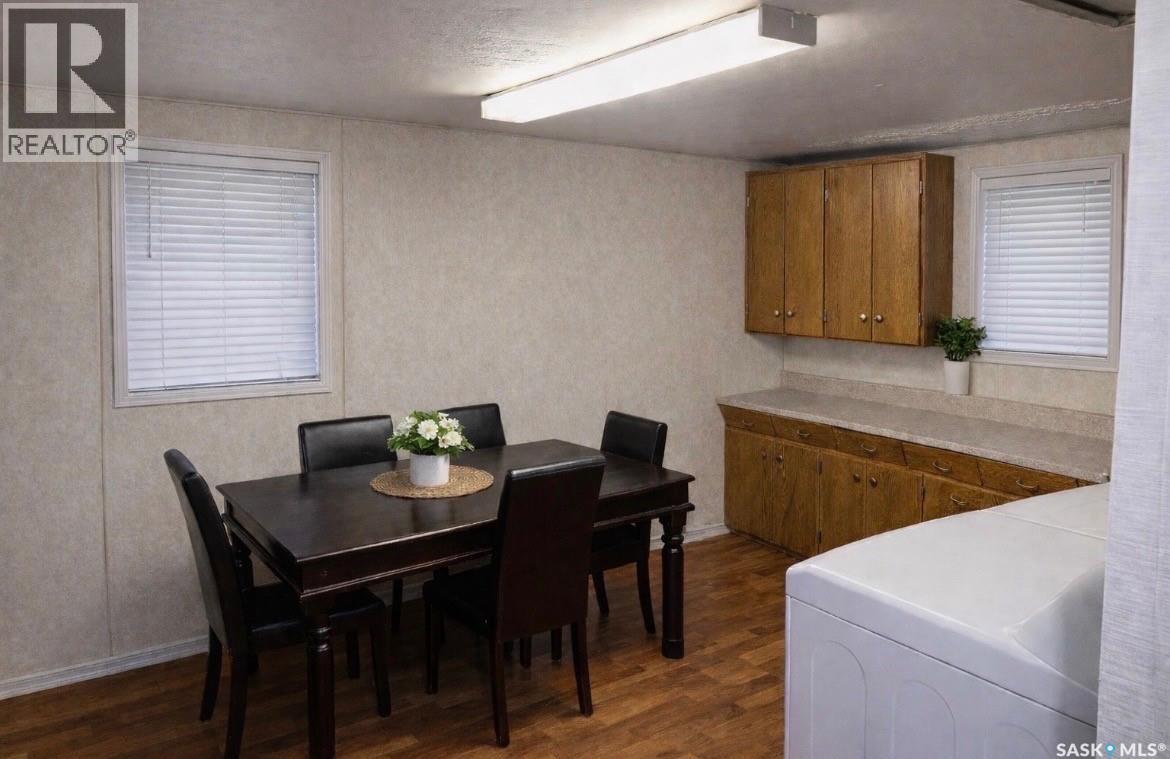 731 W 1st Street, Weekes, Saskatchewan S0E 1V0 - Photo 4 - SK035324