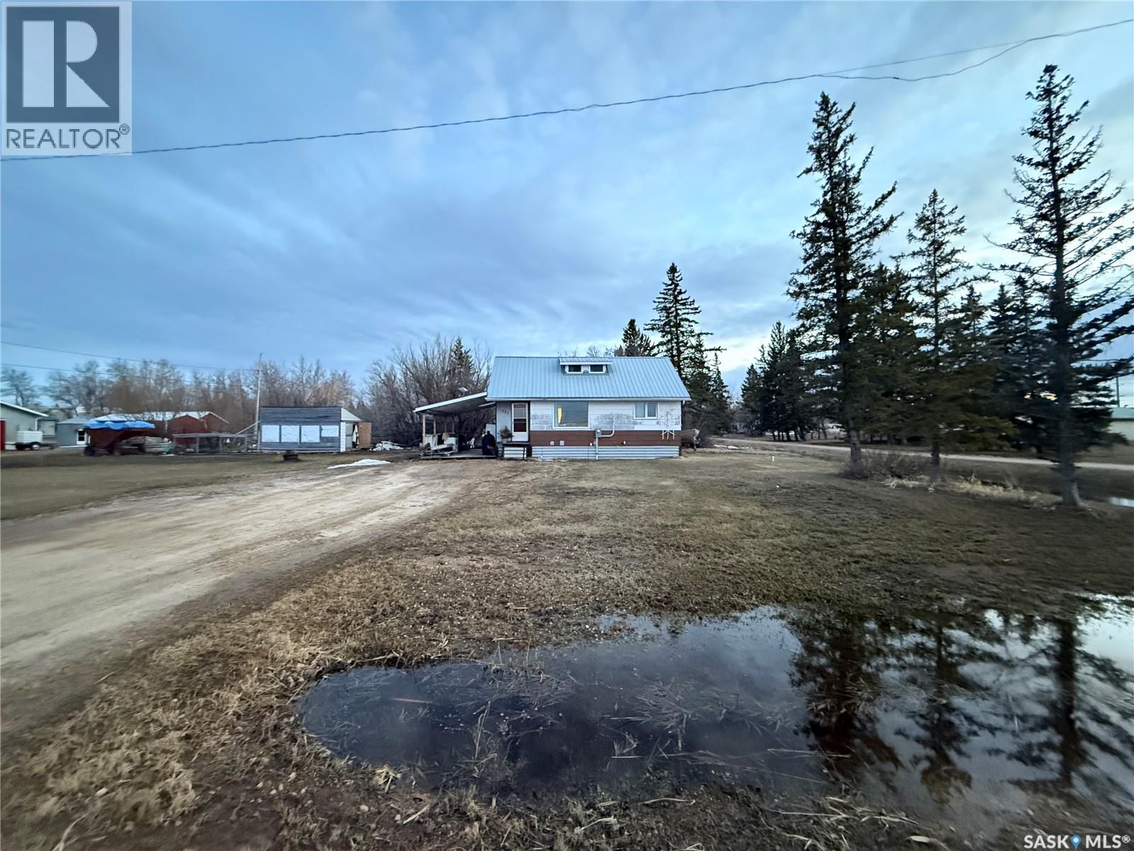 731 W 1st Street, Weekes, Saskatchewan S0E 1V0 - Photo 7 - SK035324