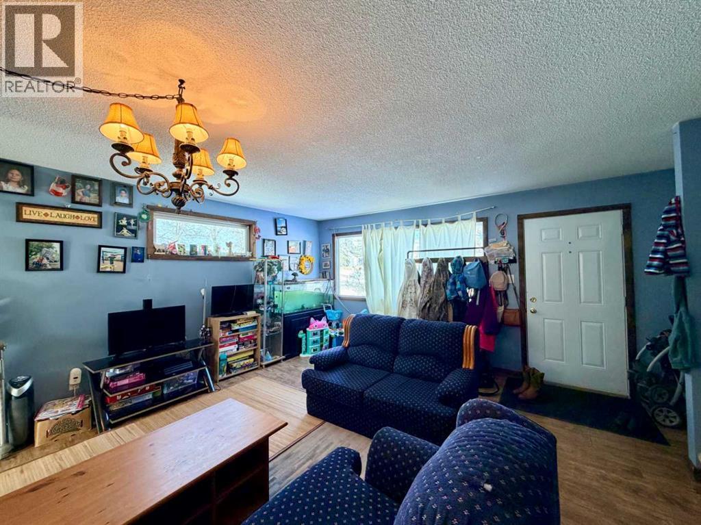 5126 56 Street, Rocky Mountain House, Alberta  T4T 1L5 - Photo 3 - A2289982