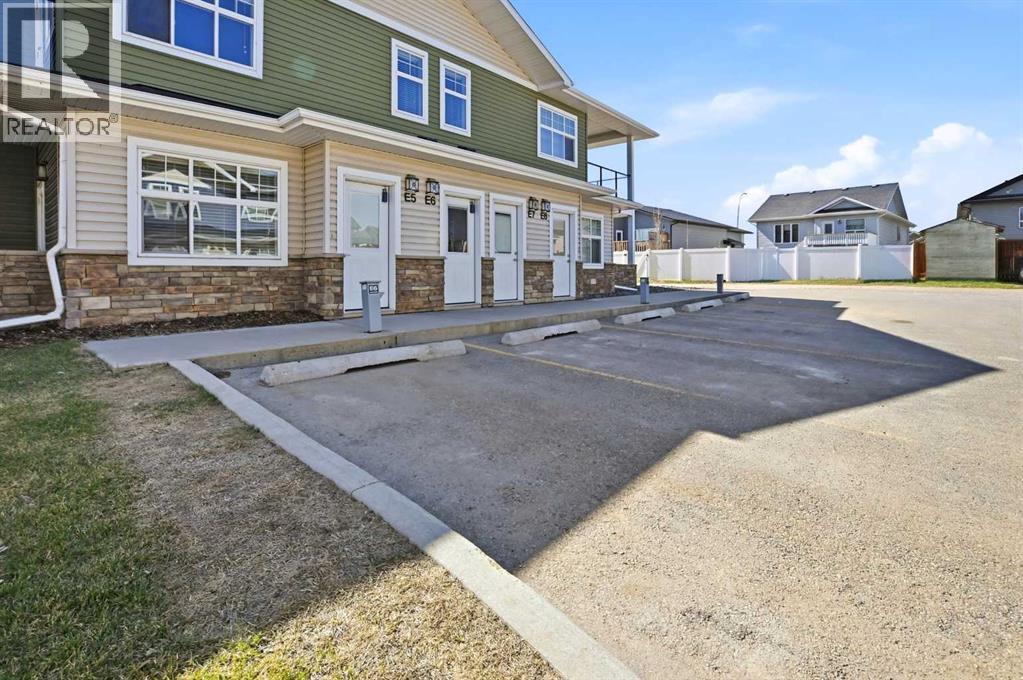 E6, 5300 Vista Trail, Blackfalds, Alberta  T4M 0L8 - Photo 4 - A2308808