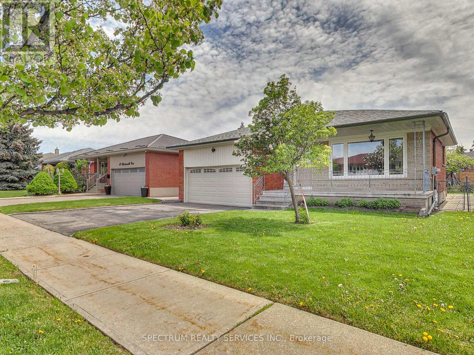 56 BLACKSMITH CRESCENT, Toronto, Ontario