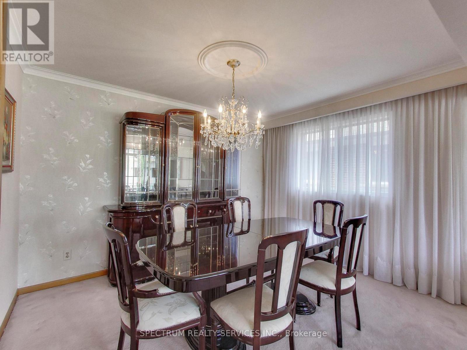 56 Blacksmith Crescent, Toronto, Ontario  M3N 1V4 - Photo 12 - W13164072