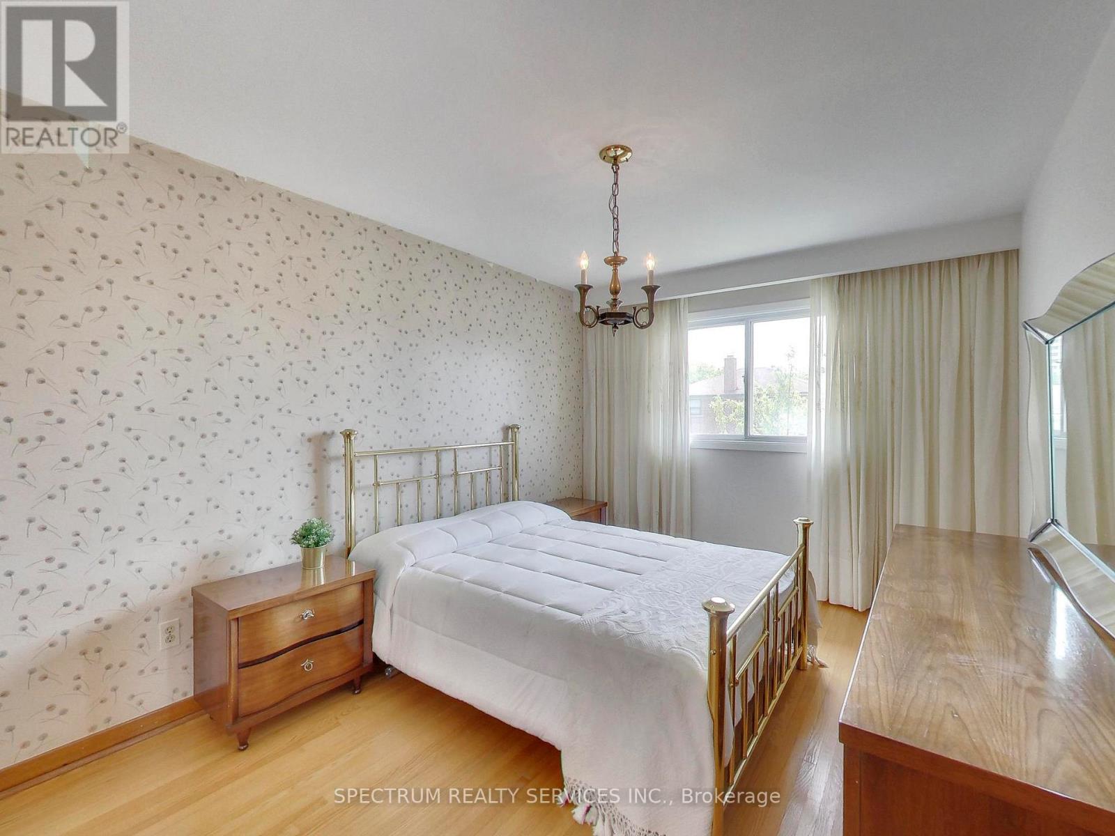 56 Blacksmith Crescent, Toronto, Ontario  M3N 1V4 - Photo 18 - W13164072