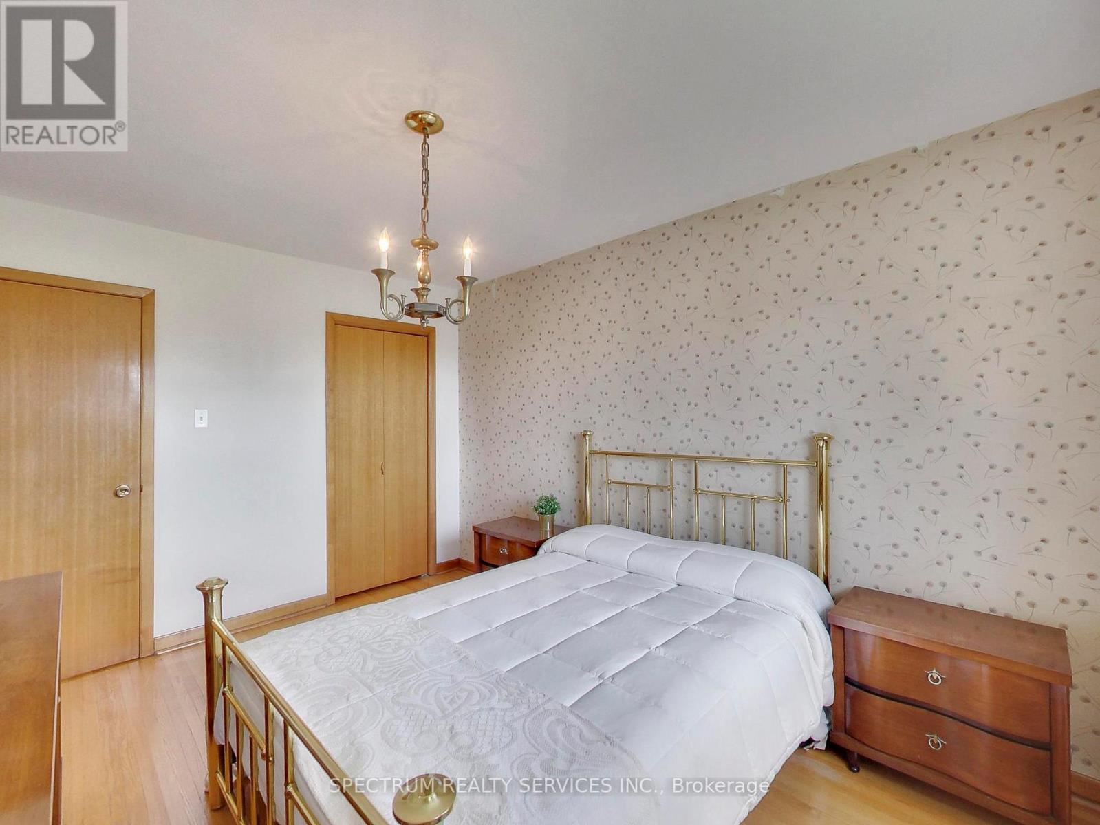 56 Blacksmith Crescent, Toronto, Ontario  M3N 1V4 - Photo 19 - W13164072