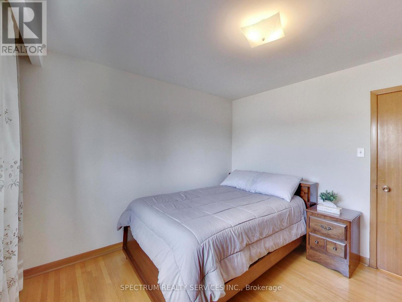 56 Blacksmith Crescent, Toronto, Ontario  M3N 1V4 - Photo 21 - W13164072
