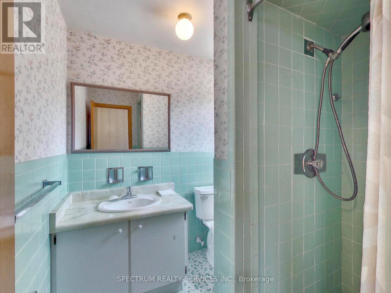 56 Blacksmith Crescent, Toronto, Ontario  M3N 1V4 - Photo 27 - W13164072