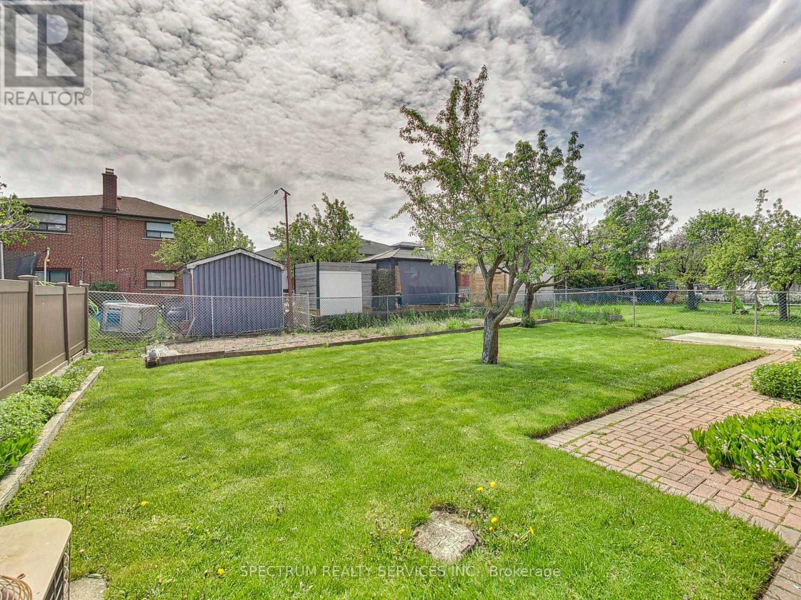 56 Blacksmith Crescent, Toronto, Ontario  M3N 1V4 - Photo 30 - W13164072
