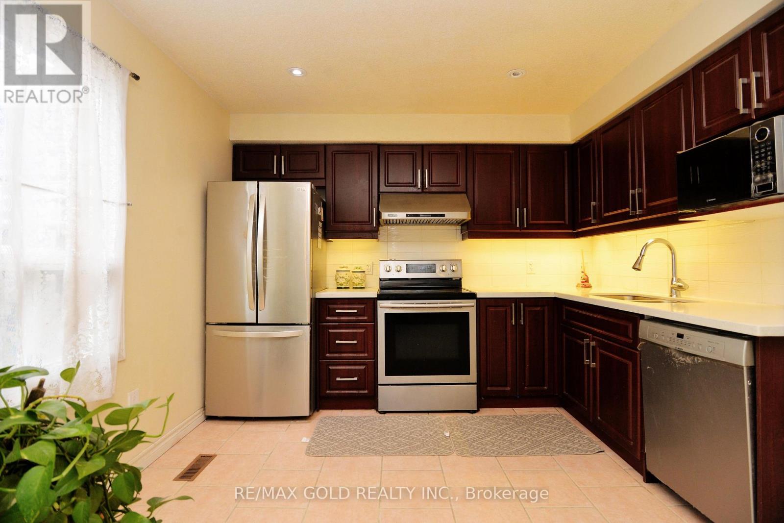 9 Ravenswood Drive, Brampton, Ontario  L6Y 3Y5 - Photo 17 - W13164120