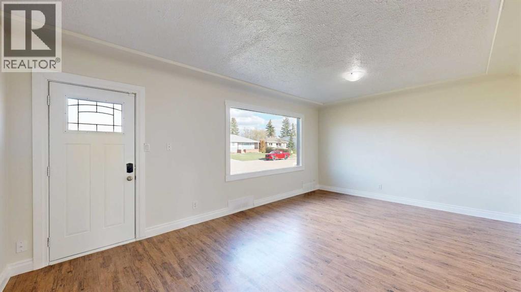 4612 53 Street, Stettler, Alberta  T4K 1J5 - Photo 3 - A2310336