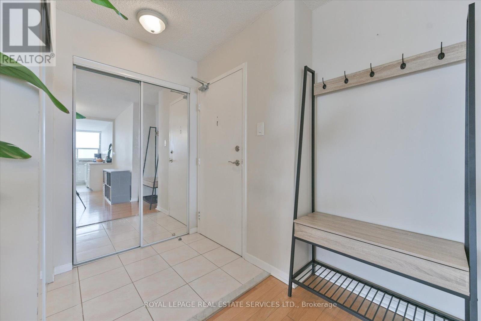 801 - 355 Rathburn Road E, Mississauga, Ontario  L4Z 1H4 - Photo 6 - W12867150