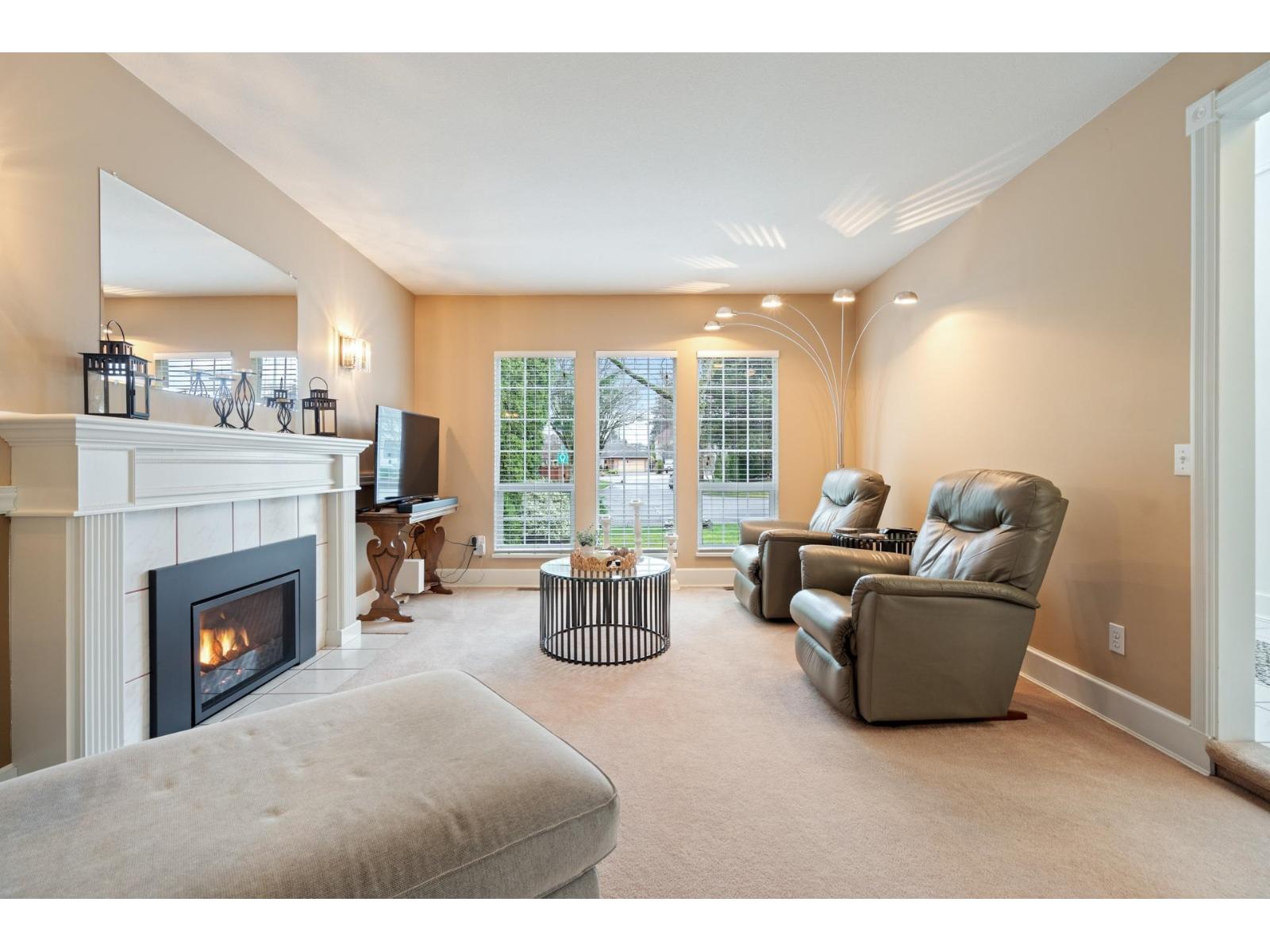 6202 189 Street, Surrey, British Columbia  V3S 7T7 - Photo 6 - R3103520