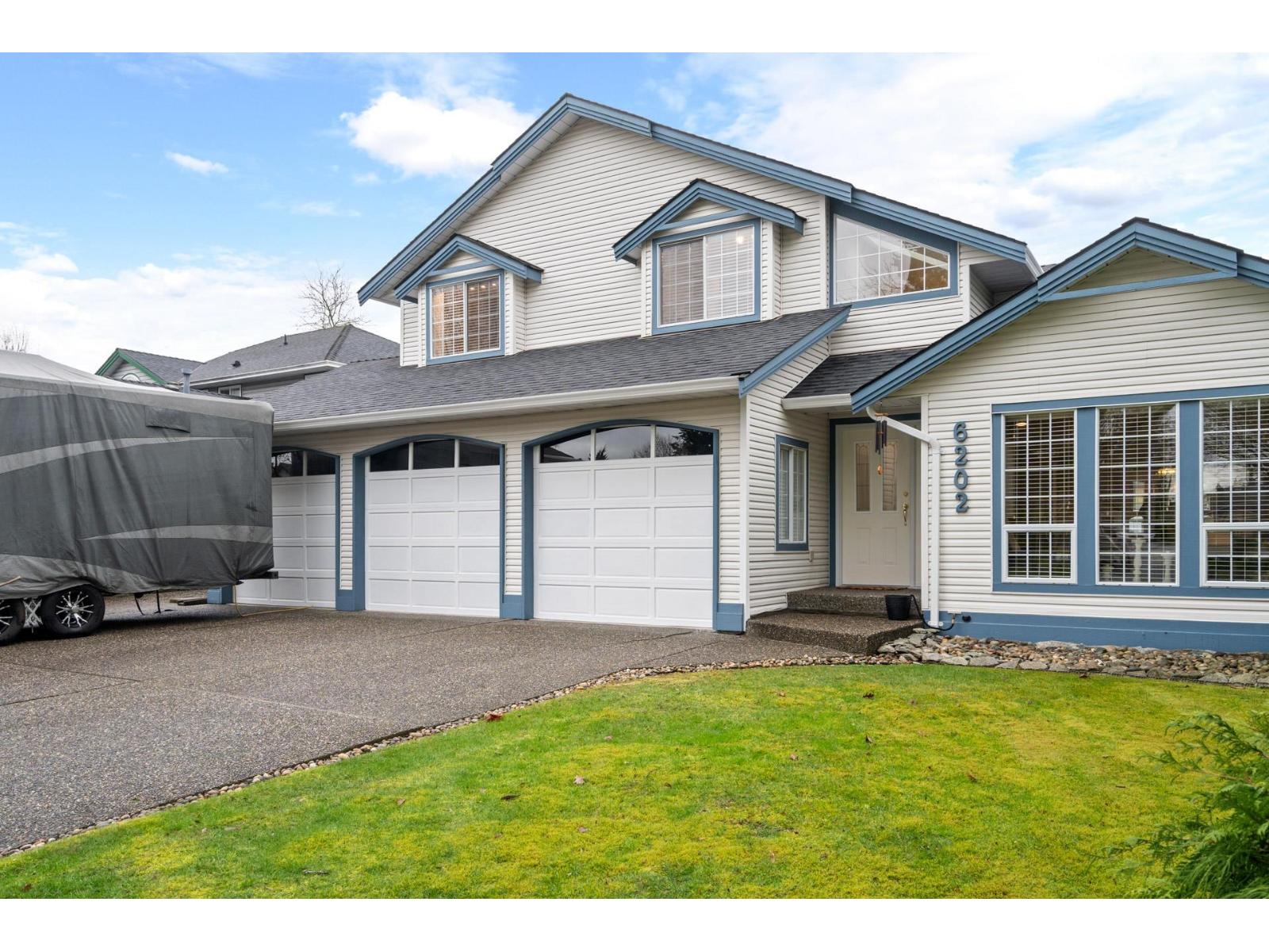 6202 189 Street, Surrey, British Columbia  V3S 7T7 - Photo 2 - R3103520