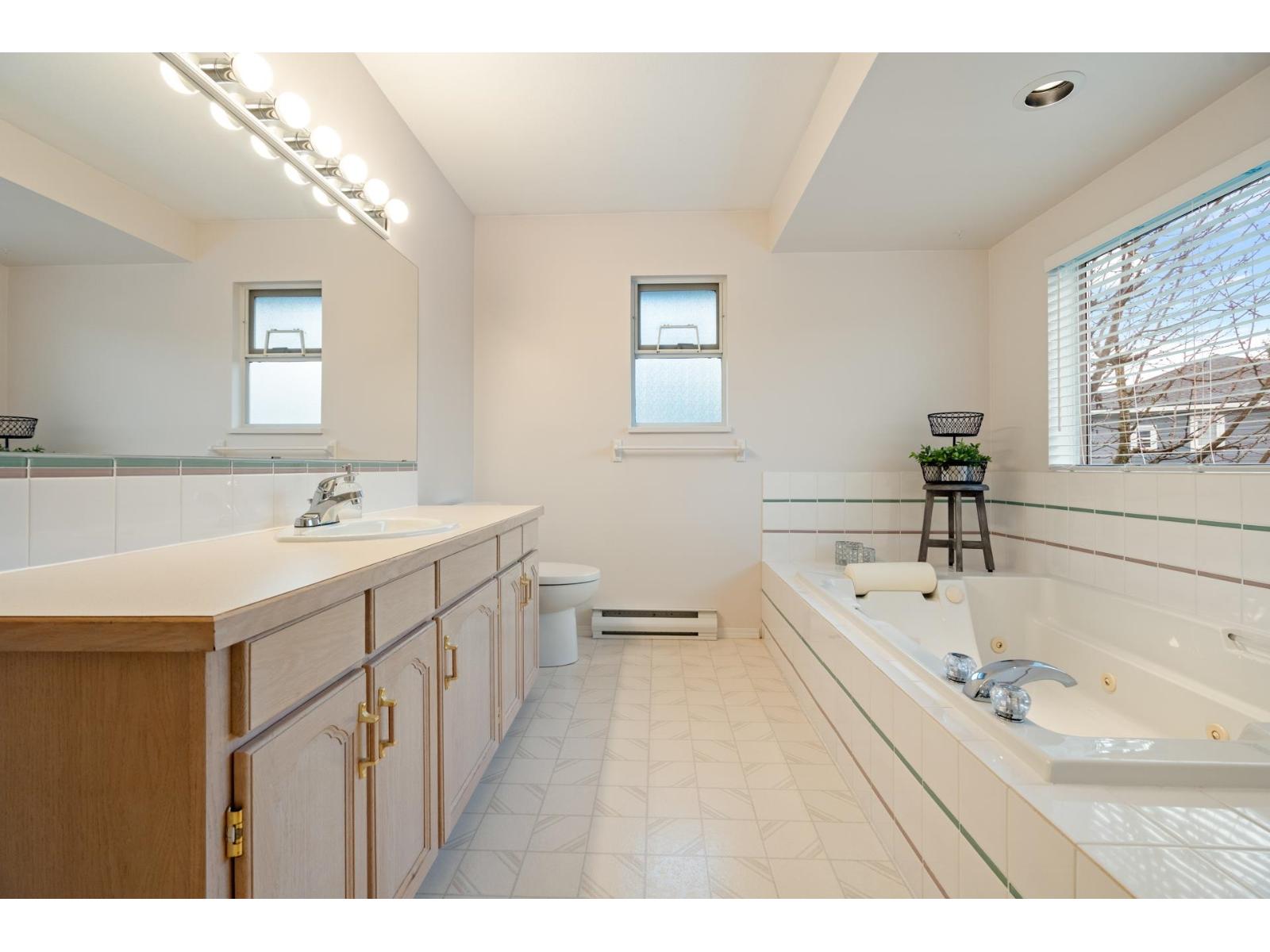 6202 189 Street, Surrey, British Columbia  V3S 7T7 - Photo 28 - R3103520