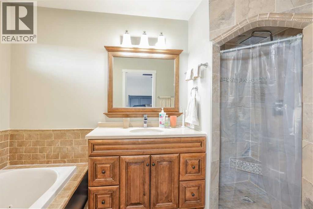 228 Wood Valley Bay SW, Calgary, Alberta  T2W 5Y4 - Photo 24 - A2309086