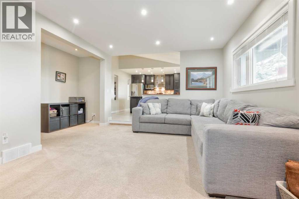 228 Wood Valley Bay SW, Calgary, Alberta  T2W 5Y4 - Photo 18 - A2309086