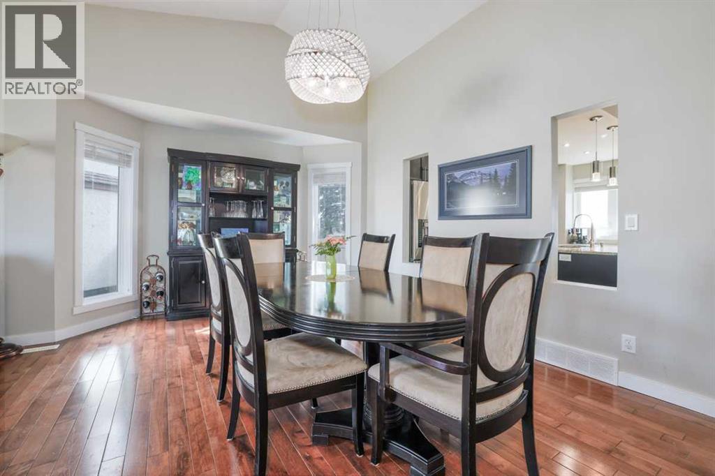 228 Wood Valley Bay SW, Calgary, Alberta  T2W 5Y4 - Photo 8 - A2309086