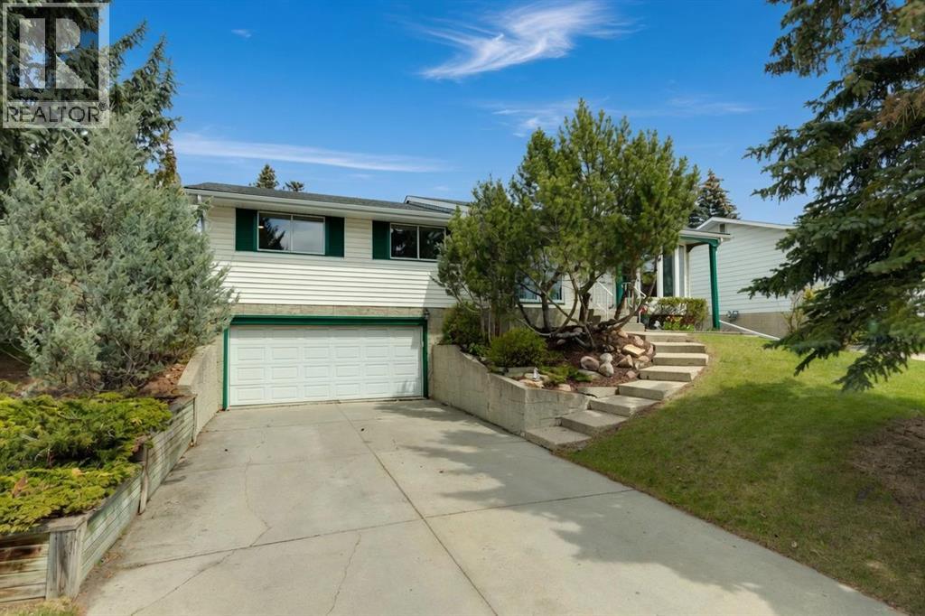 119 Dalhurst Way NW, Calgary, Alberta  T3A 1P1 - Photo 1 - A2310192