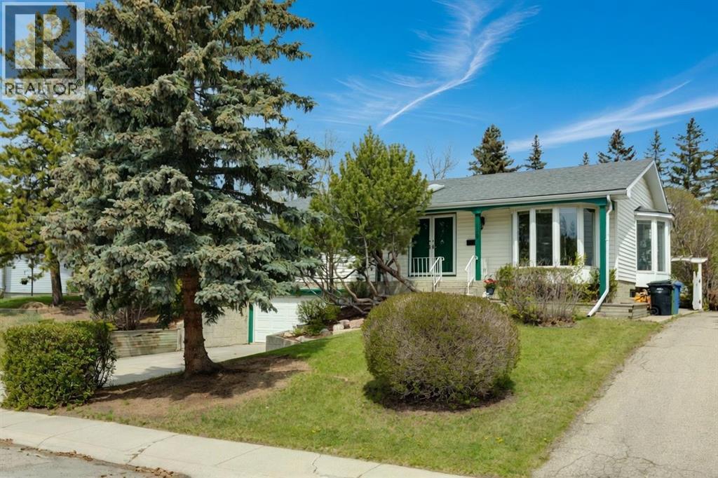 119 Dalhurst Way NW, Calgary, Alberta  T3A 1P1 - Photo 2 - A2310192