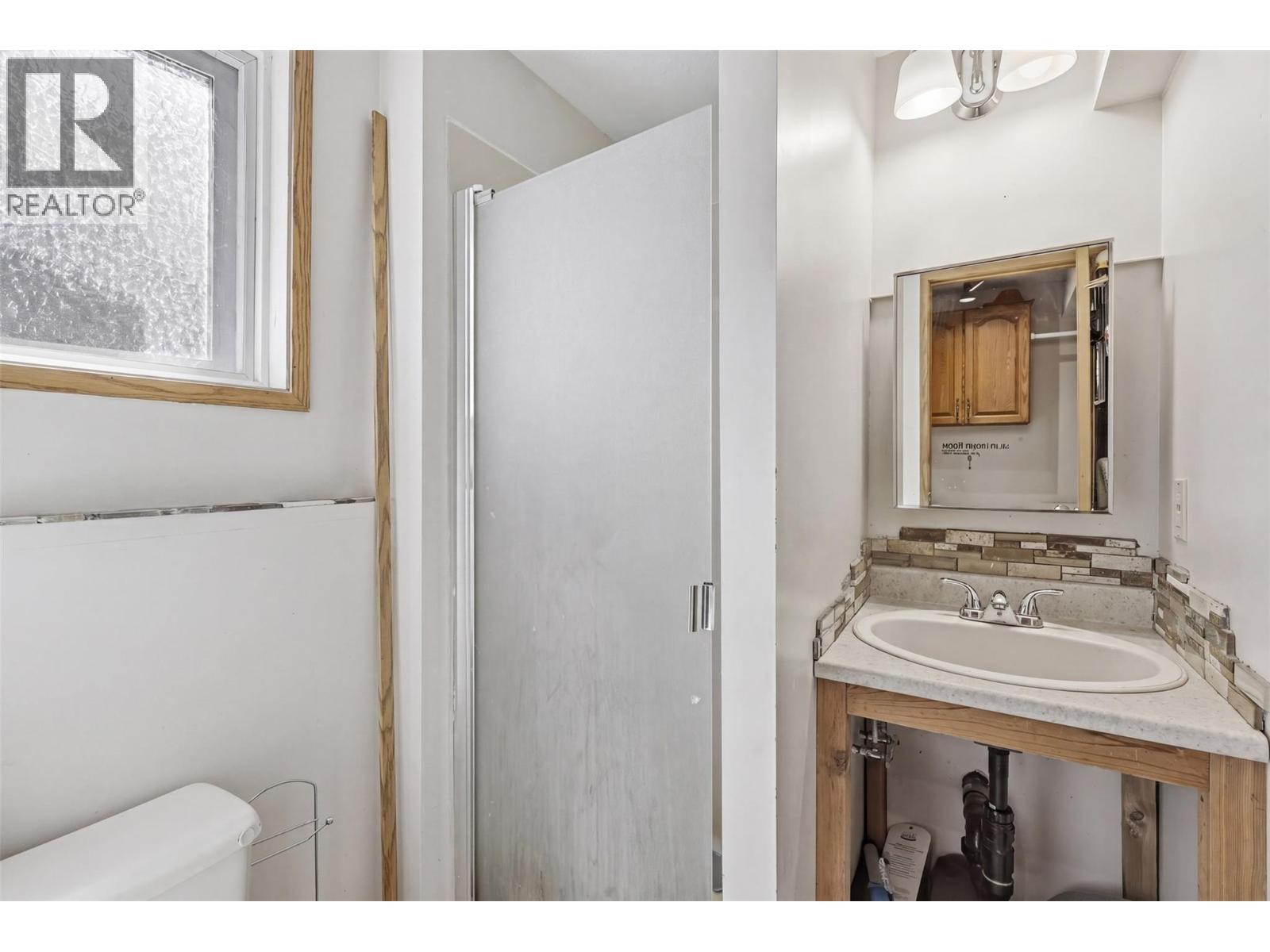 691 Richmond Avenue, Kamloops, British Columbia  V2B 1T4 - Photo 47 - 10388351