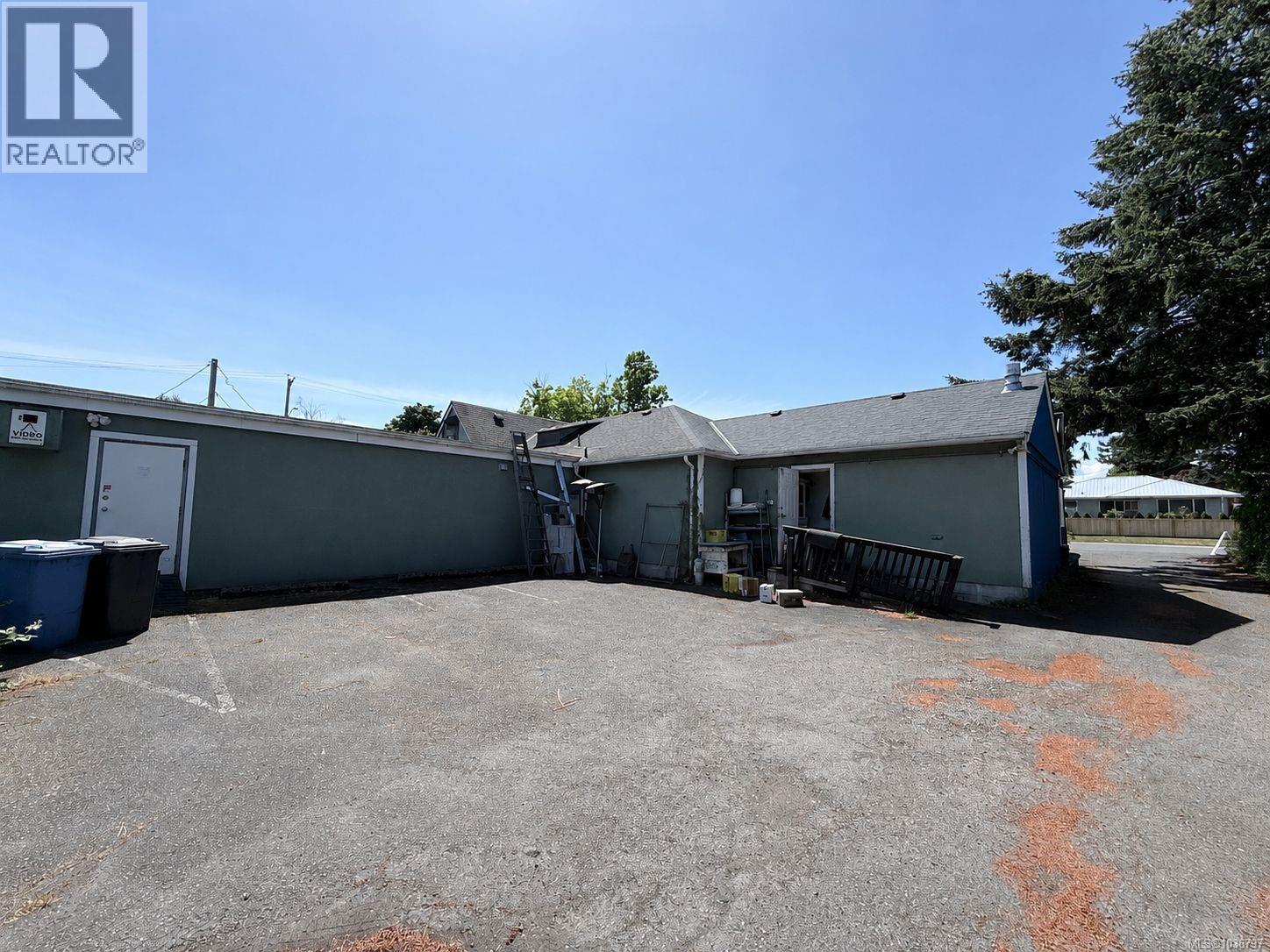 10153 Resthaven Dr, Sidney, British Columbia  V8L 3G8 - Photo 15 - 1036797