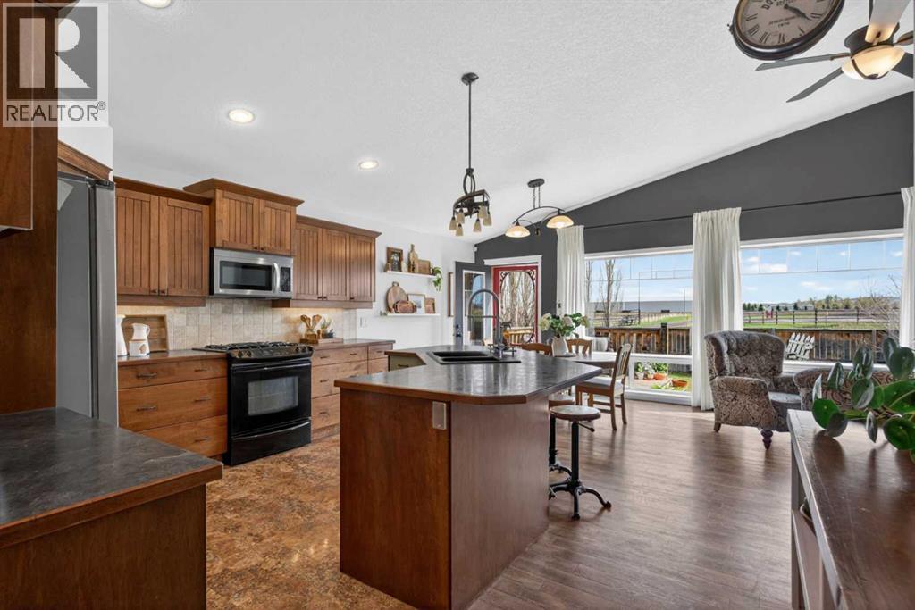 283 Willow Ridge Manor, Diamond Valley, Alberta  T0L 0H0 - Photo 12 - A2313366