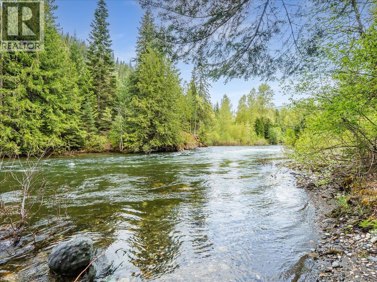 216 Porcupine Creek Road, Ymir, British Columbia  V0G 2K0 - Photo 17 - 10388117