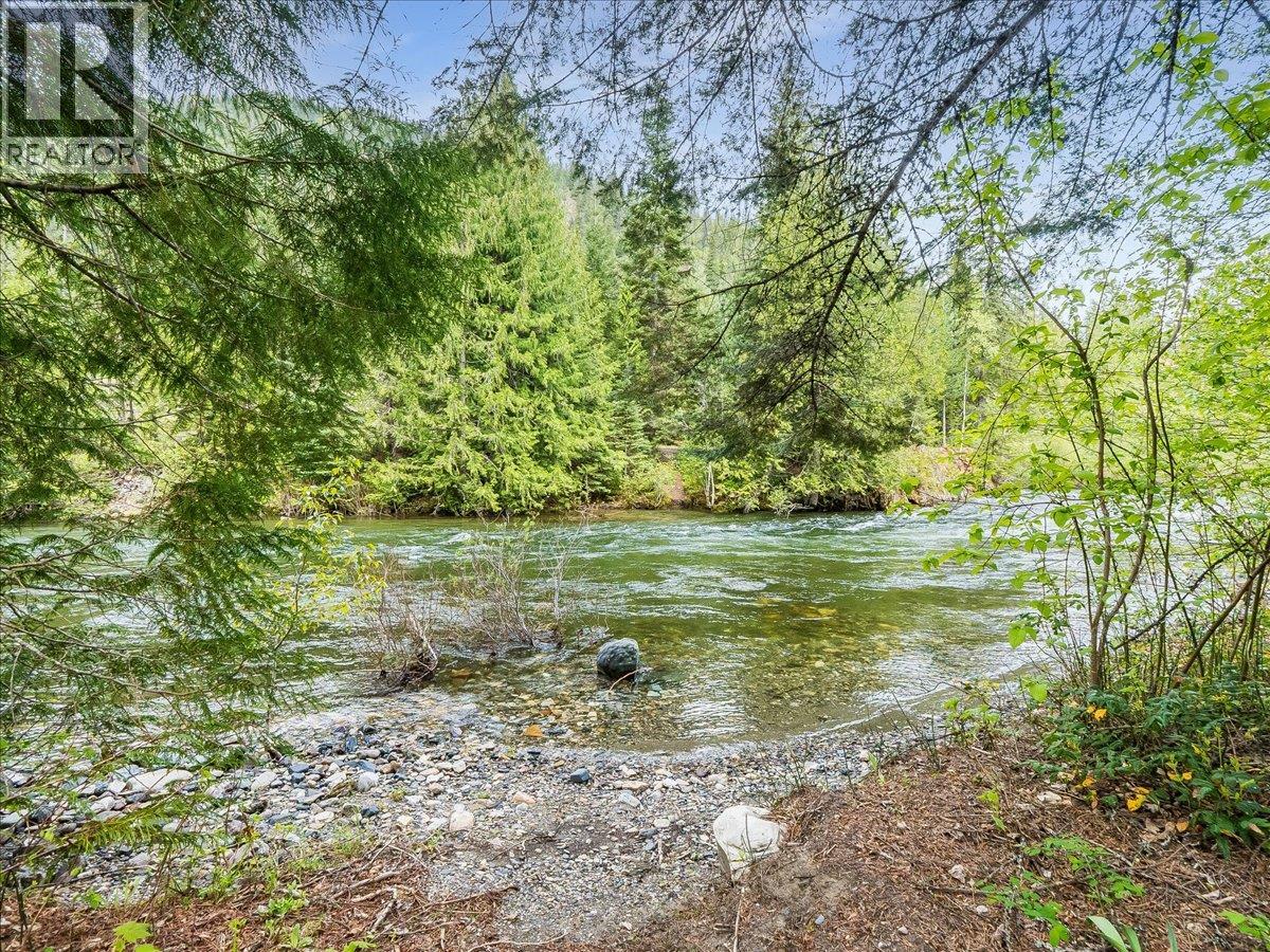 216 Porcupine Creek Road, Ymir, British Columbia  V0G 2K0 - Photo 16 - 10388117