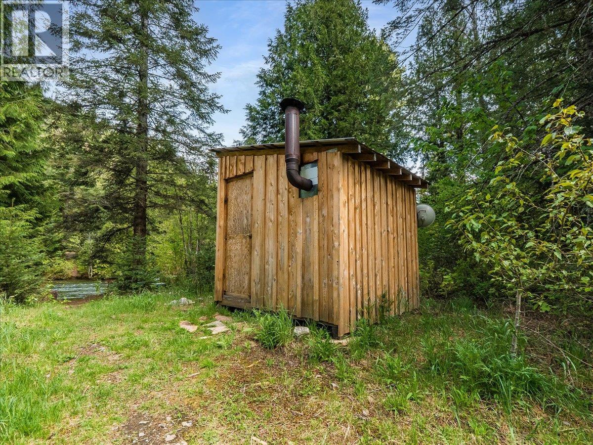 216 Porcupine Creek Road, Ymir, British Columbia  V0G 2K0 - Photo 13 - 10388117
