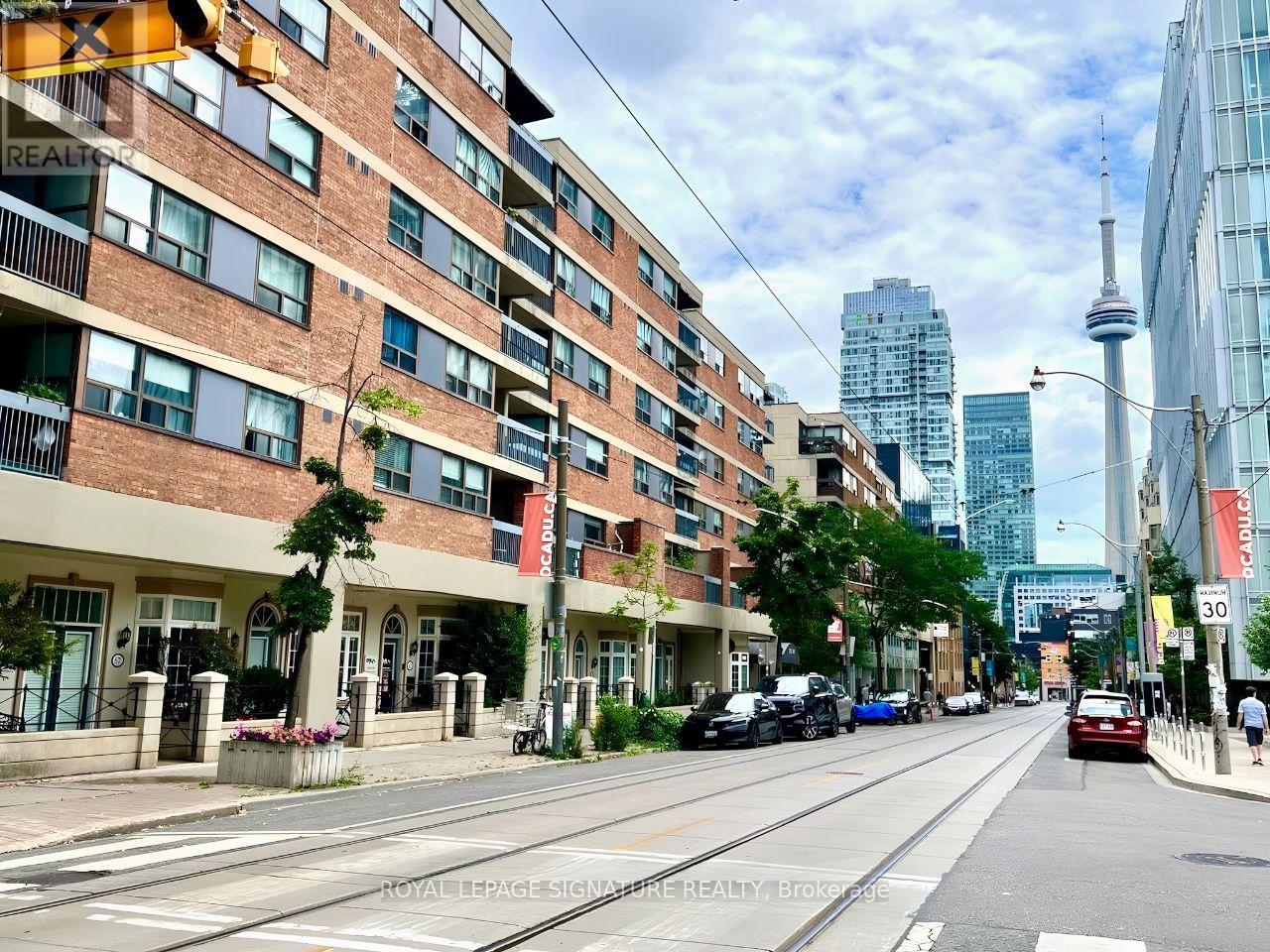 641 - 53 MCCAUL STREET, Toronto, Ontario