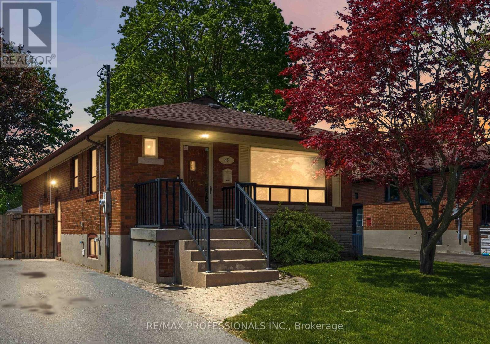 28 CHANDLER DRIVE, Toronto, Ontario