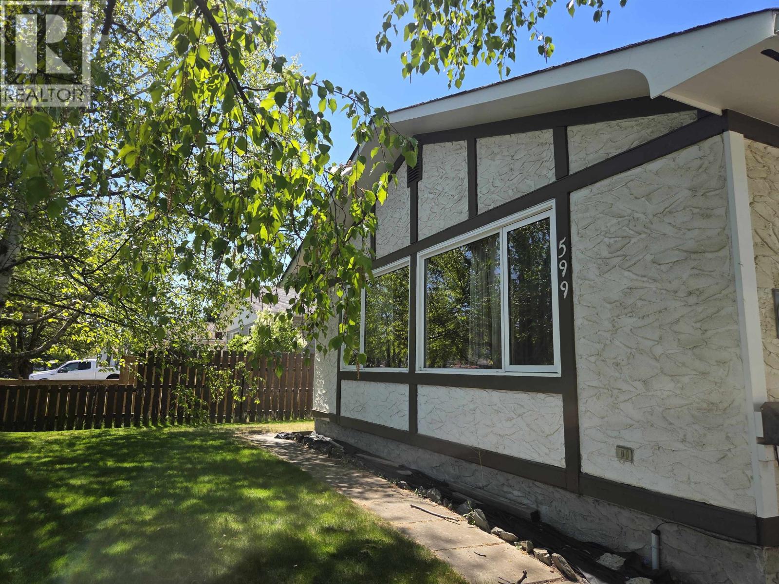599 Pilot Street, Prince George, British Columbia  V2M 5H9 - Photo 2 - R3127012