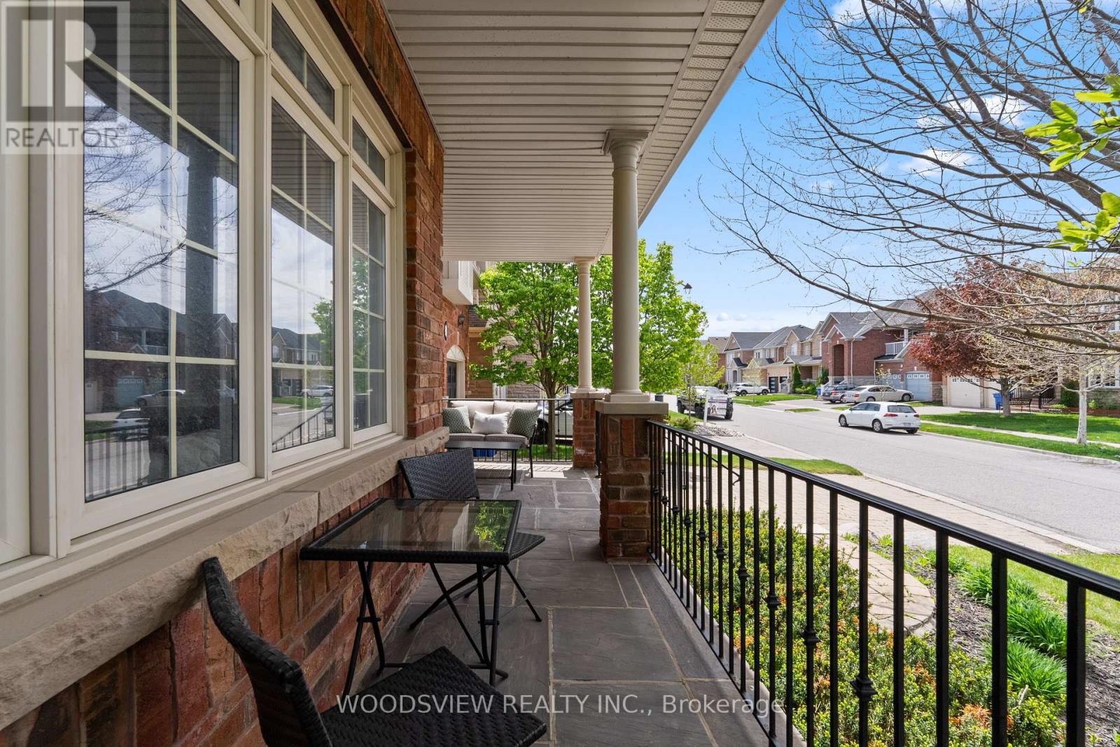 19 Weslock Crescent, Aurora, Ontario L4G 7Y9 - Photo 4 - N13161572