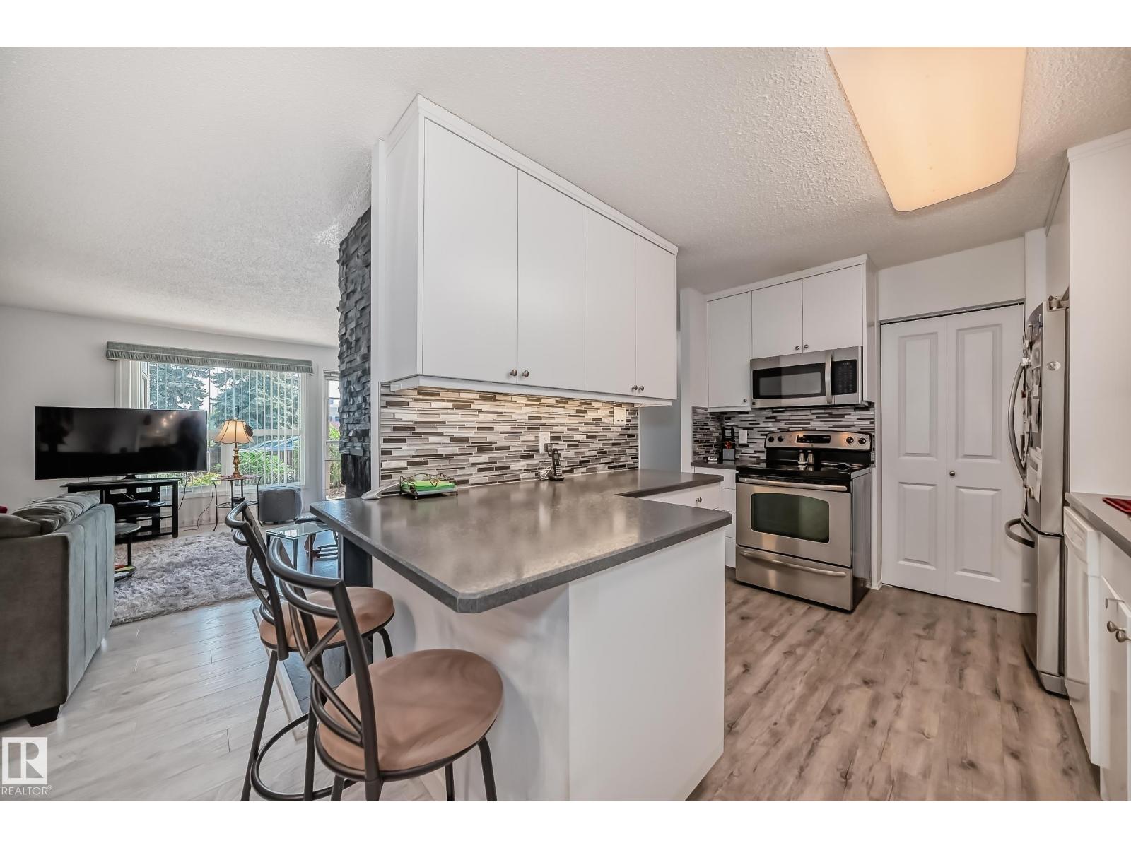 106 Surrey Gardens Gd Nw, Edmonton, Alberta  T5T 1Z3 - Photo 12 - E4489486