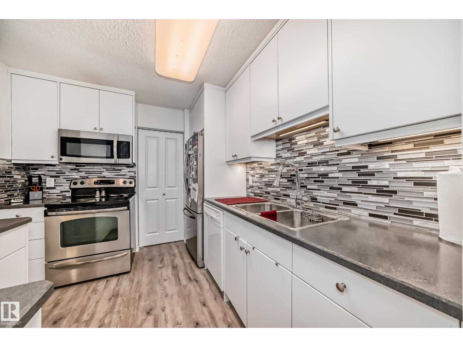 106 Surrey Gardens Gd Nw, Edmonton, Alberta  T5T 1Z3 - Photo 13 - E4489486