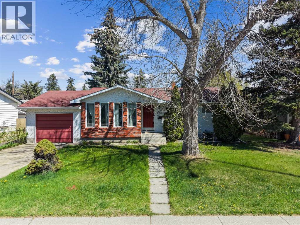 5220 Grove Hill Road SW, Calgary, Alberta
