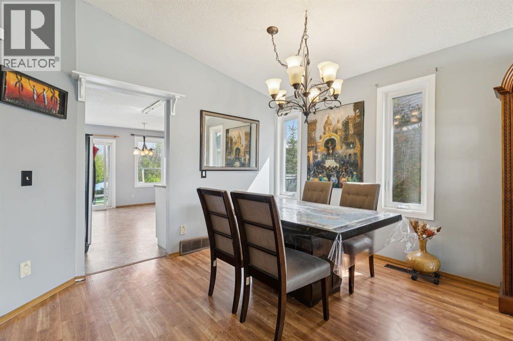 34 Shawfield Place SW, Calgary, Alberta  T2Y 1Y7 - Photo 6 - A2312417