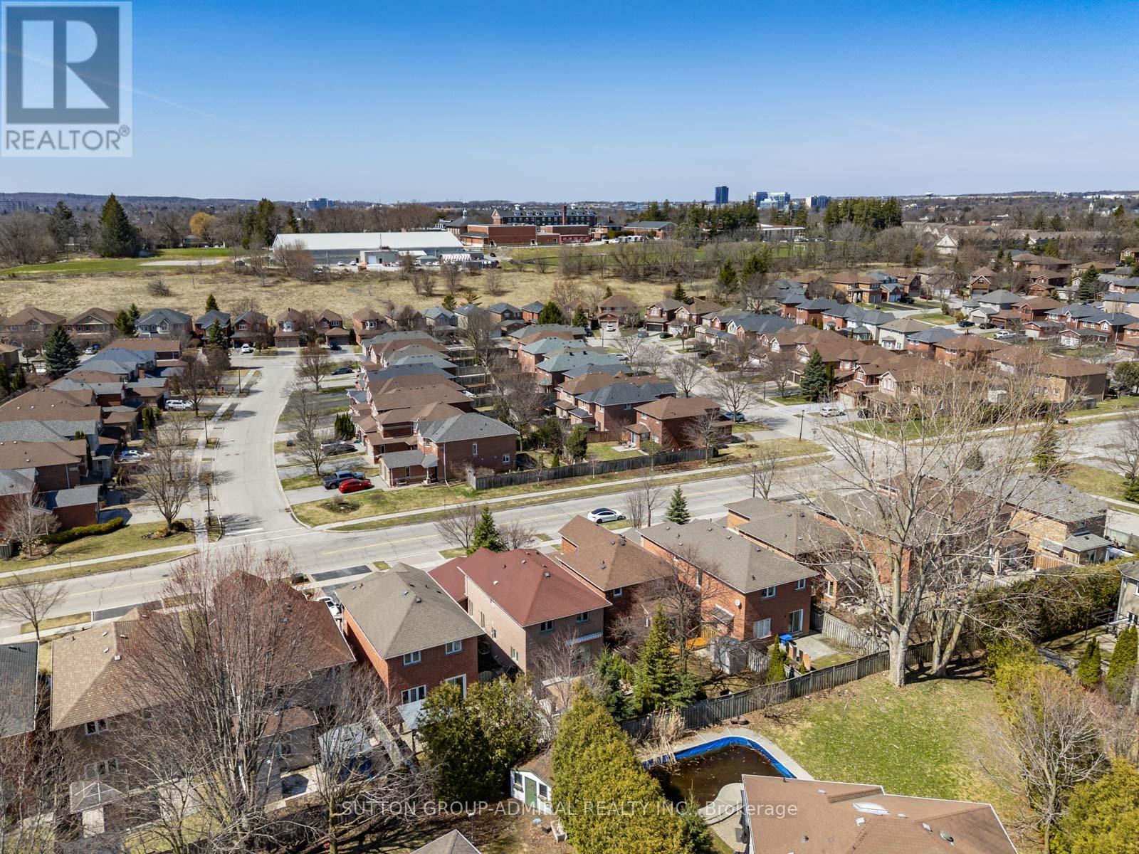 626 College Manor Drive, Newmarket, Ontario  L3Y 8M7 - Photo 48 - N13161848