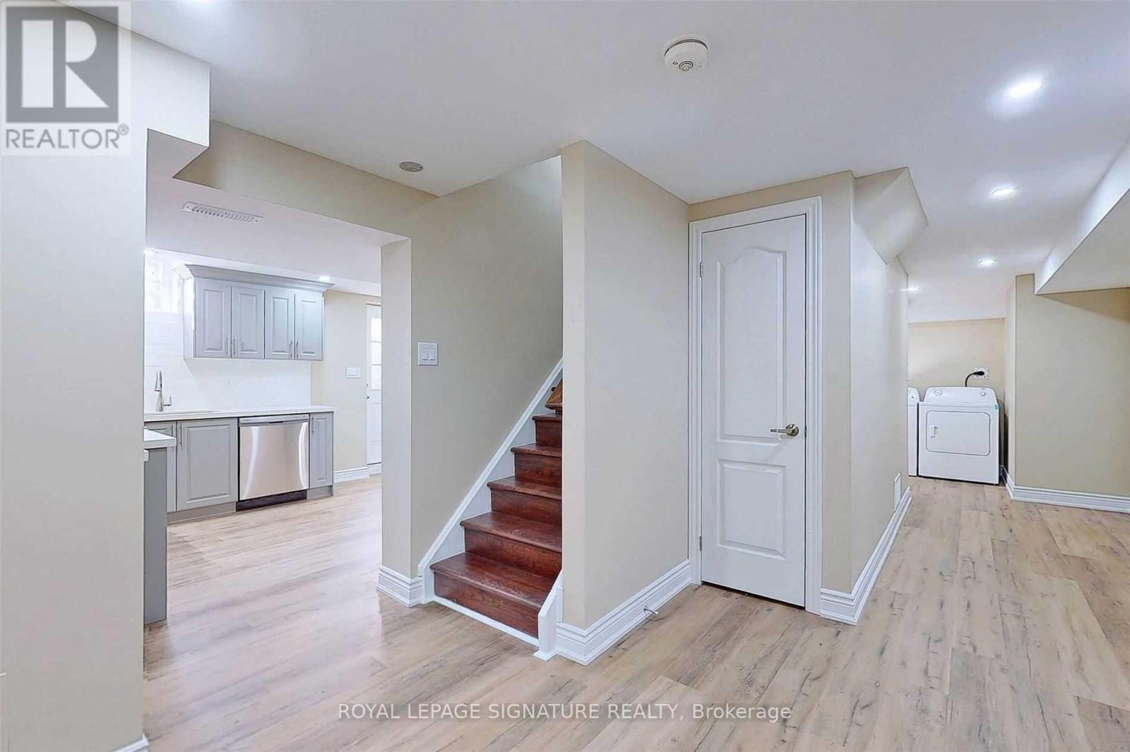 6094 Prairie Circle, Mississauga, Ontario  L5N 5Z5 - Photo 23 - W13161922