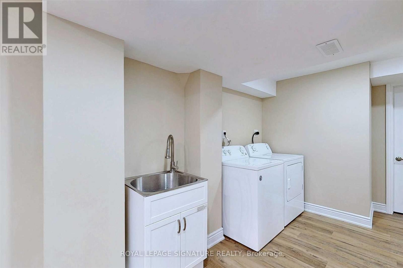 6094 Prairie Circle, Mississauga, Ontario  L5N 5Z5 - Photo 19 - W13161922