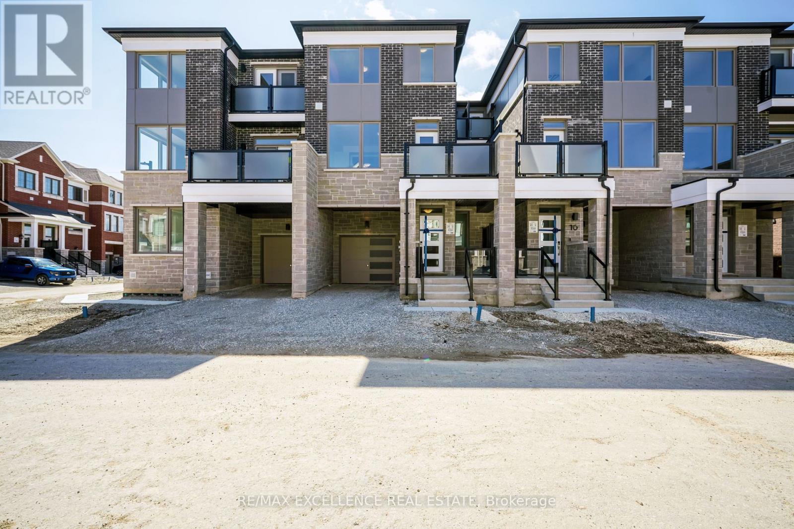 8 Elantra Drive, Brampton, Ontario  L7A 5M6 - Photo 3 - W13162848