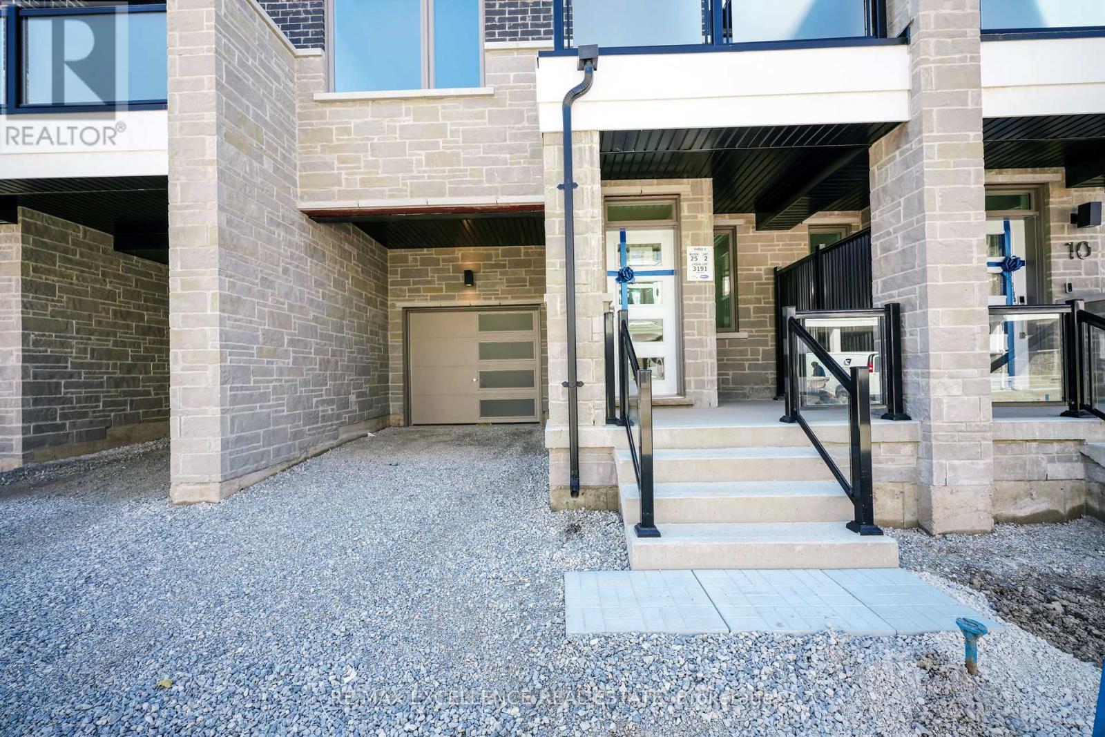 8 Elantra Drive, Brampton, Ontario  L7A 5M6 - Photo 4 - W13162848