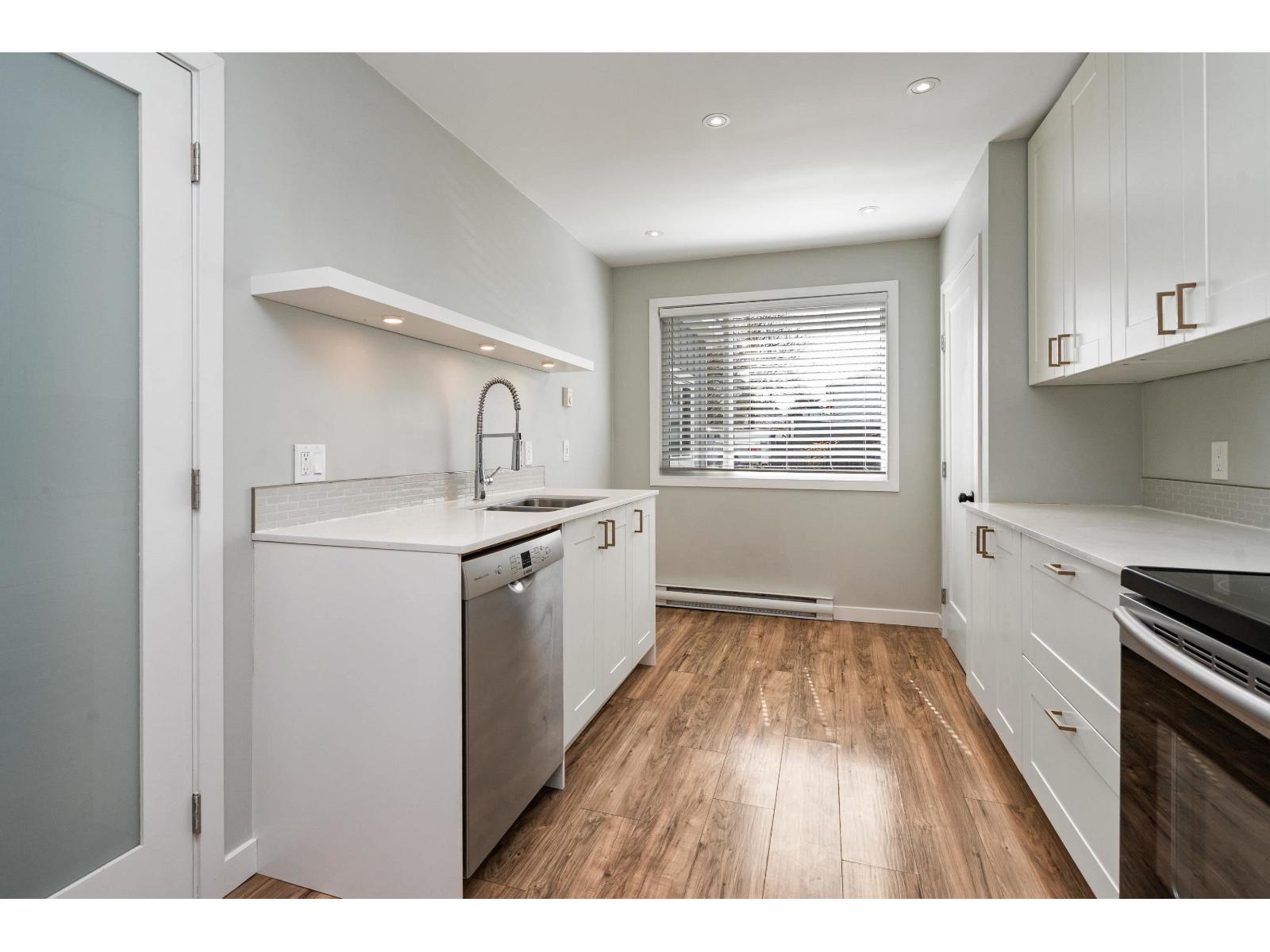 182 Springfield Drive, Langley, British Columbia  V4W 3K9 - Photo 4 - R3127023