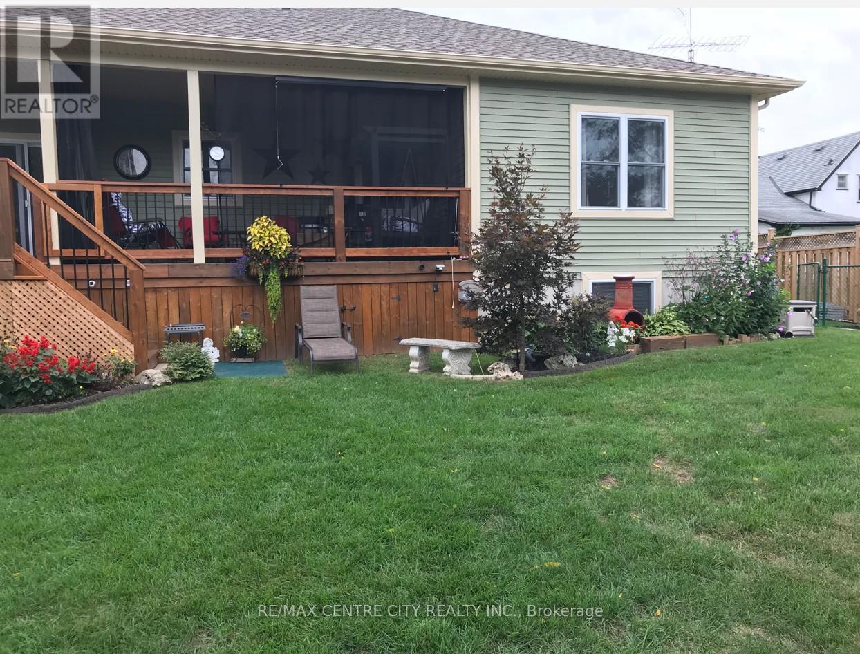 26 Oak Street, Bayham, Ontario  N0J 1Z0 - Photo 3 - X12989624