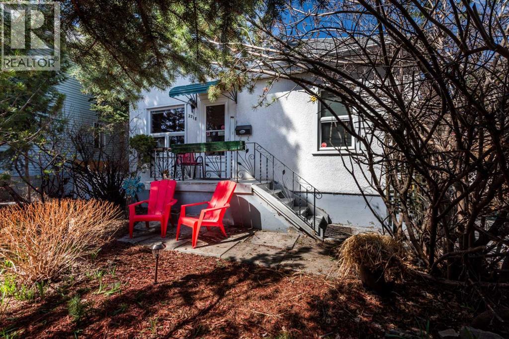 2318 Bowness Road NW, Calgary, Alberta  T2N 3L5 - Photo 2 - A2307109