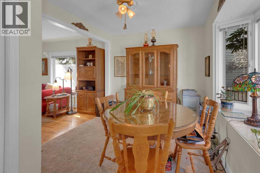 2318 Bowness Road NW, Calgary, Alberta  T2N 3L5 - Photo 9 - A2307109