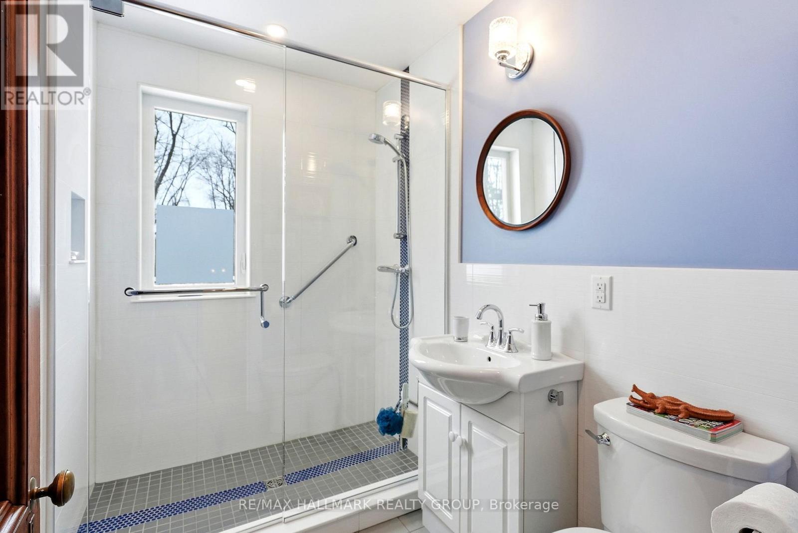 53 Scrivens Street, Ottawa, Ontario  K2B 8M6 - Photo 14 - X12970568