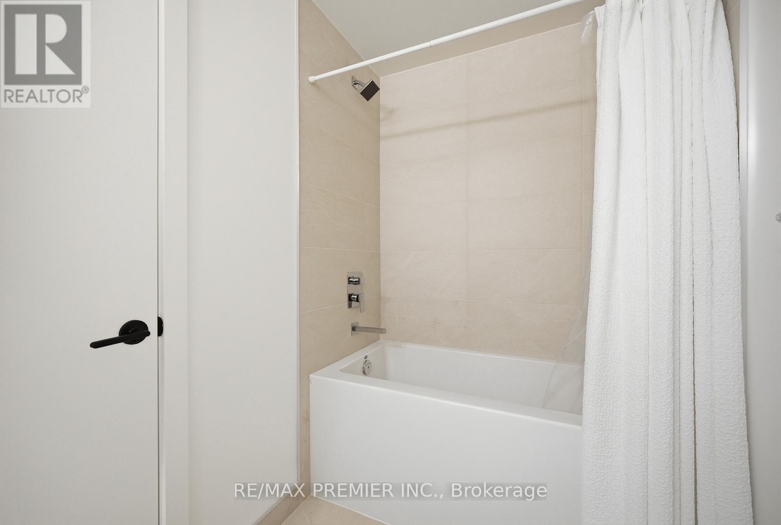 435 - 2075 King Road, King, Ontario L7B 0R6 - Photo 15 - N13161422